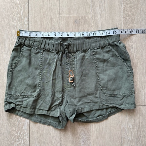 Tentree TENCEL Lyocell Olive Green Casual Shorts Women’s Size Medium - Picture 4 of 10